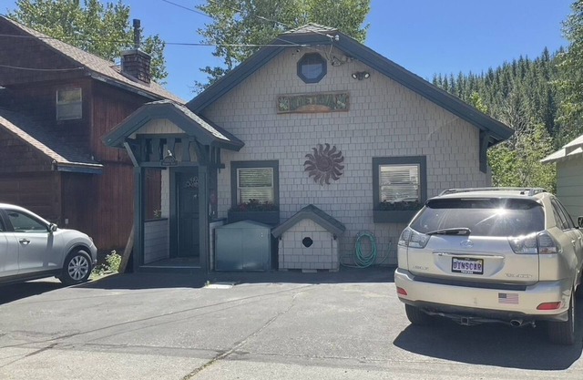 Historic Truckee River House