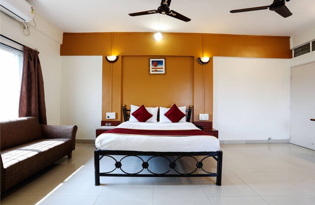 HMR Royal Inn