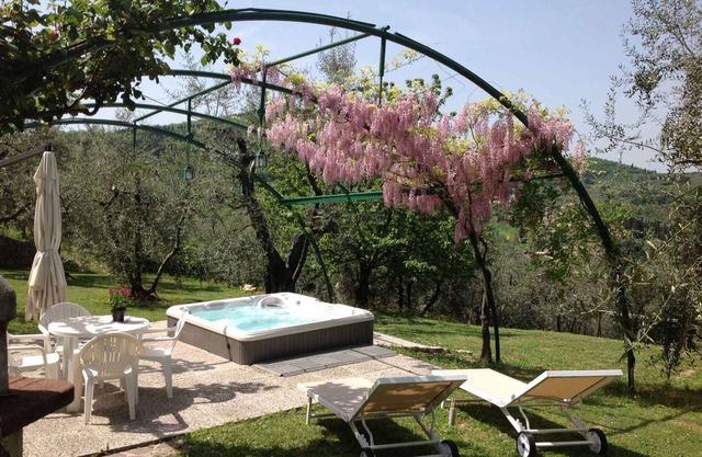 Holiday apartment mit Whirlpool und Garten