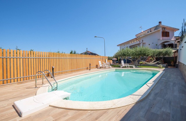 Holiday Apartment "Puro Relax" with Sea View, Private Pool and Wi-Fi
