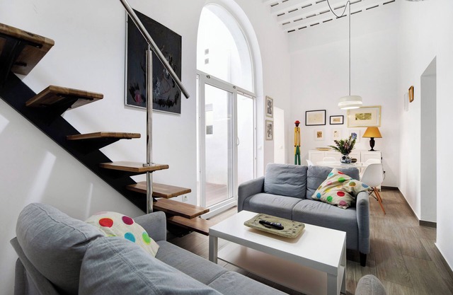 Holiday Apartment 'Piso con Encanto 2' with Central Location & Wi-Fi