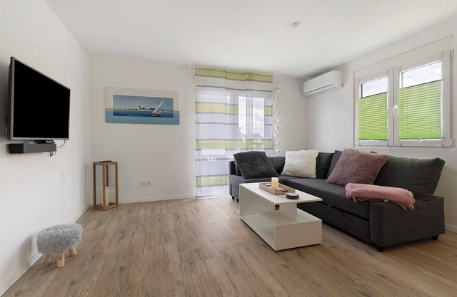 Holiday Apartment Upper Floor with Private Garden, Wi-Fi and Air Conditioning