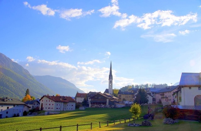 Holiday apartment Zuoz for 1 - 5 persons with 3 bedrooms - Farmhouse