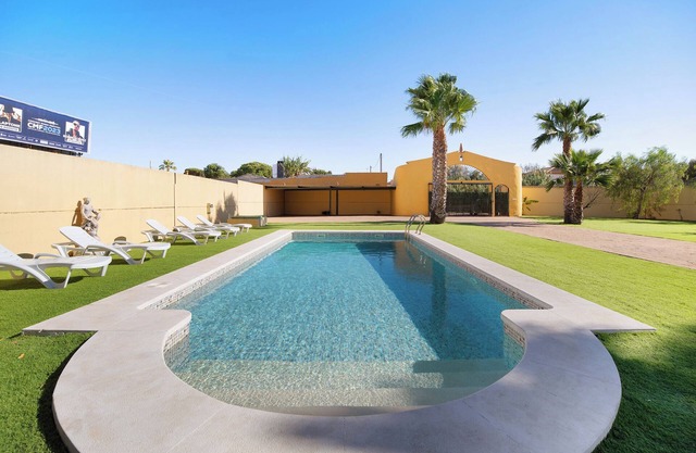 Holiday Home 'Villa Juani' with Pool, Garden, Terrace & Wi-Fi