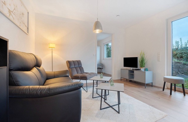 Holiday Home 'Accommodation for Trade Fairs and Leisure' with Private Garden