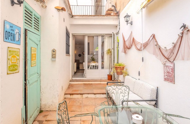 Holiday Home 'Ca L' Anton' with Private Terrace, Wi-Fi and Air Conditioning