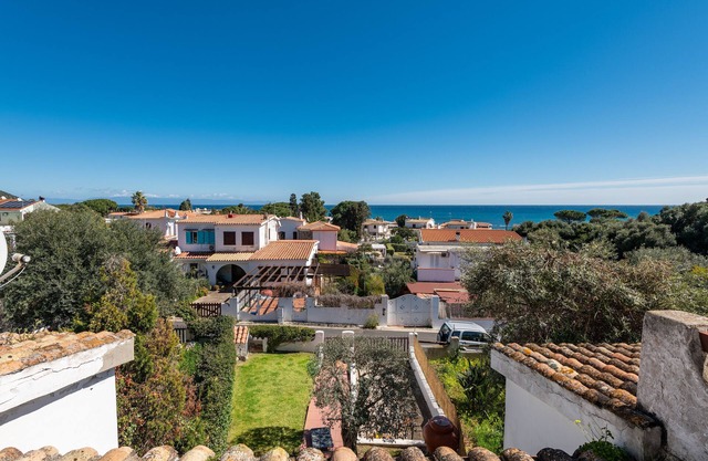 Holiday Home "Damiano" with Sea View, Garden & Wi-Fi