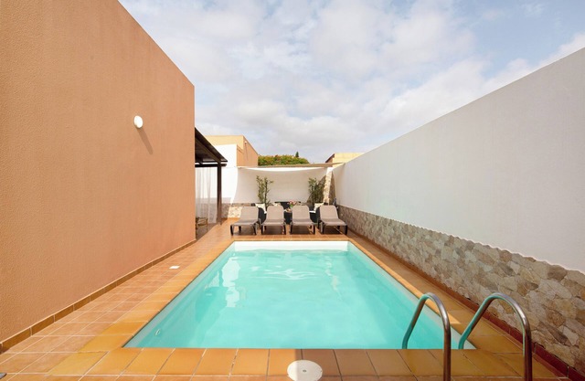 Holiday Home “El Cortijo” with Terrace, Pool & Wi-Fi