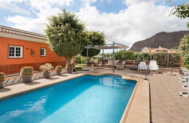 Holiday Home in El Roque with Private Pool and Fibre Optic Wi-Fi