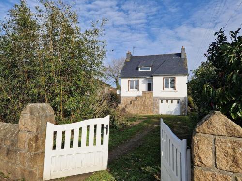 Holiday Home in Port-Blanc near Les Dunes Beach