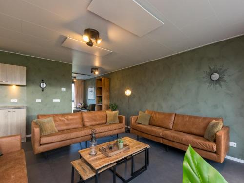 Holiday Home in Vrouwenpolder near Seabeach, cleaning included