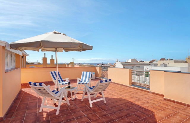 Holiday Home "Isla Bonita San Juan Beach" close to the Beach with Wi-Fi