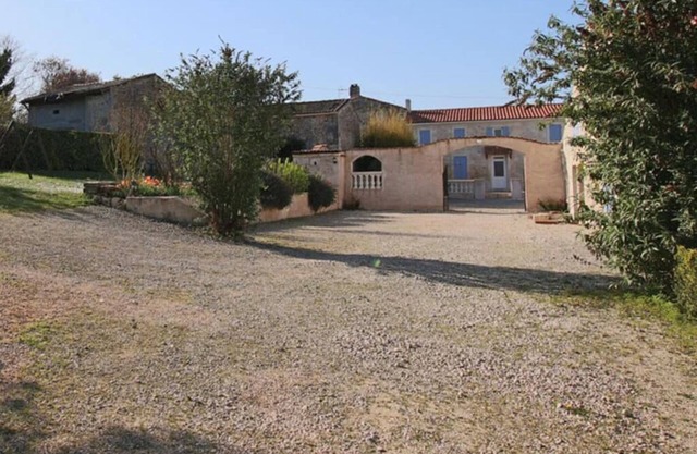 Holiday Home 'L'Aixoise' with Private Terrace, Private Garden and Wi-Fi