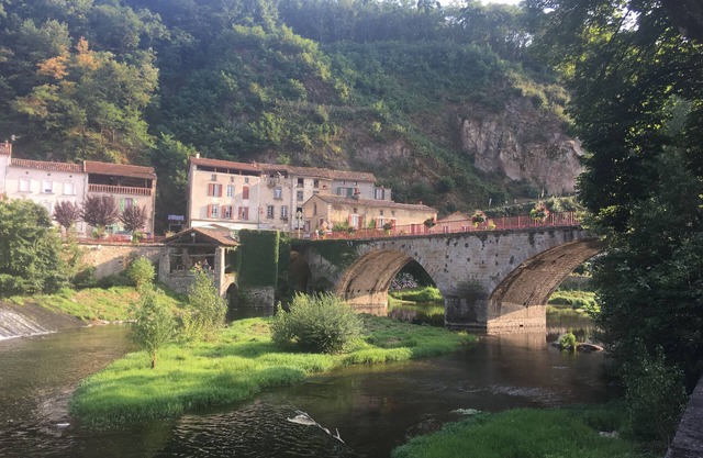 Holiday Home 'La Maison De Traverse' with Private Terrace, Wi-Fi and Air Conditioning
