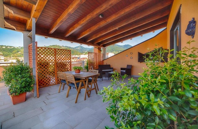 Holiday Home "Mansarda da Dani" with Sea View, Covered Terrace & Wi-Fi