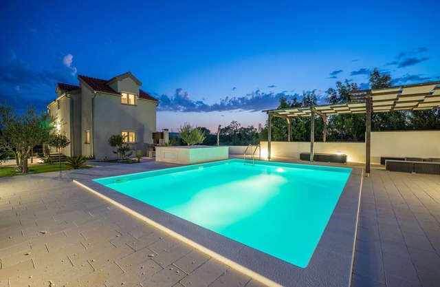 Holiday home with swimming pool