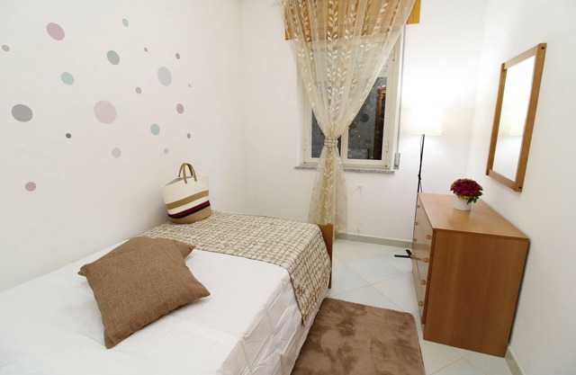 Holiday House Camelia 600 meters from the beach