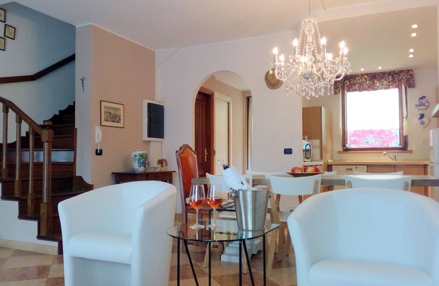 Holiday house Danny in Lazise, ​with garden, parking, Internet, whirlpool