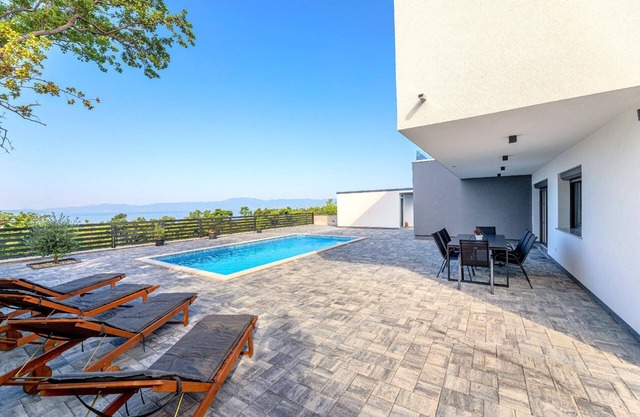 Holiday house Šmrika for 1 - 6 persons with 3 bedrooms - Holiday home