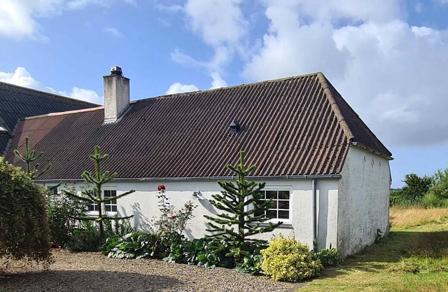 Holiday in a cozy farmhouse with horses