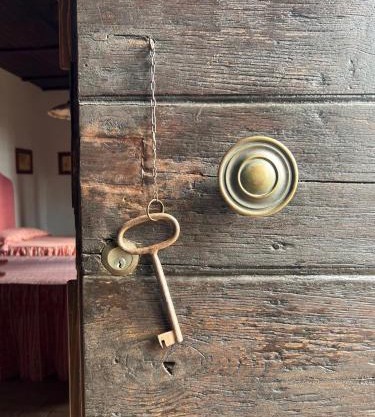 Holiday in an antique Tuscan Farm apt IL LAGO