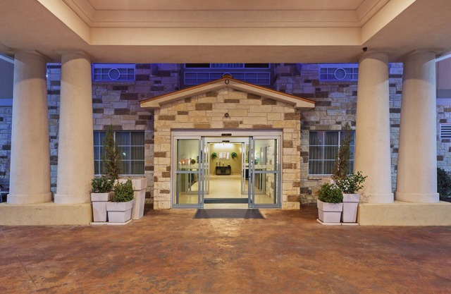 Holiday Inn Express Hotel & Suites Brady by IHG
