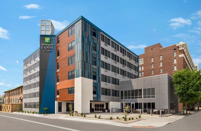 Holiday Inn Express & Suites Evansville Downtown by IHG