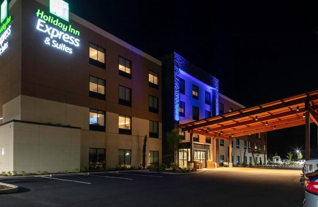 Holiday Inn Express & Suites - The Dalles by IHG
