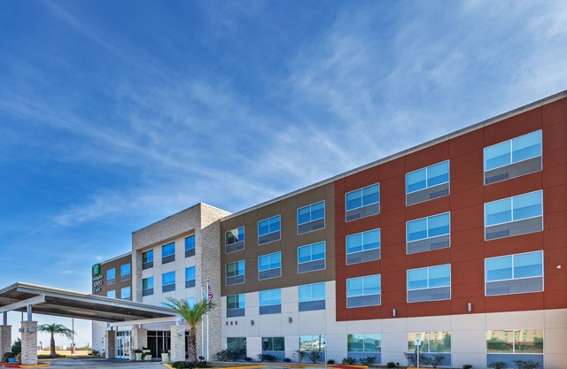 Holiday Inn Express & Suites Brenham South by IHG