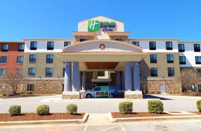 Holiday Inn Express & Suites - Huntsville Airport by IHG