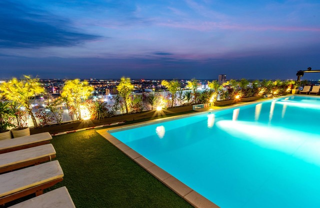 Holiday One Hotel