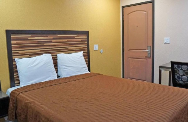 Holly Crest Hotel - Los Angeles, LAX Airport