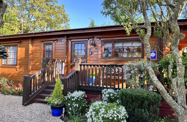 Holly Lodge, Cedar Springs, Heacham. 5 Mins Walk to Beach