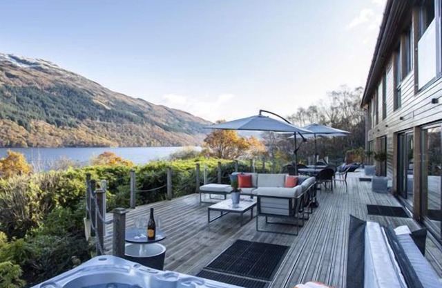 Hollybank House Sleeps 10 - sleeps 10 guests in 5 bedrooms