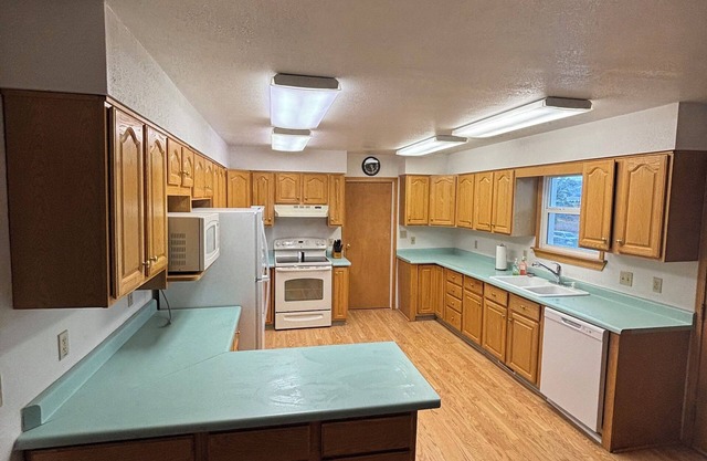 Home away from Home 3-bedroom house with AC in Rock Springs