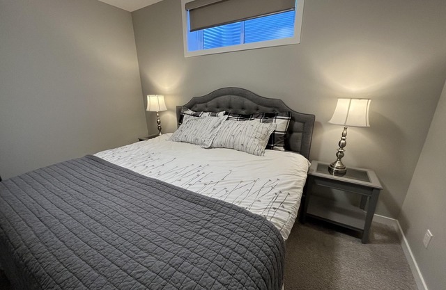 Home Away from Home - 1 King Sized Bedroom Basement Suite