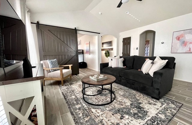 Home Close to Lackland AFB 7min & SeaWorld