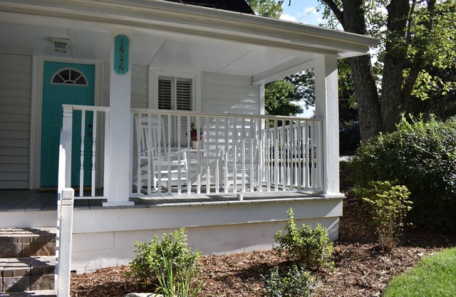 Home in Hendersonville's Historic Lennox Park close to many fun activities.