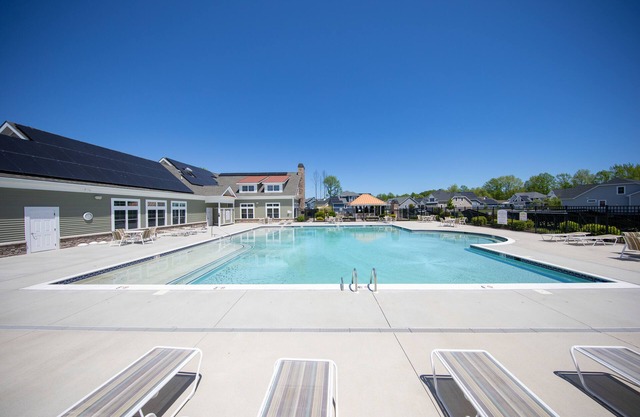 Home near the ocean with pool, tennis, WiFi, central AC, & washer/dryer