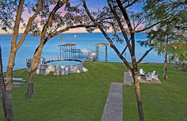Home on the Lake w/Pool and Boat Dock