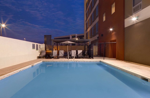 Home2 Suites by Hilton Las Vegas Southwest I-215 Curve