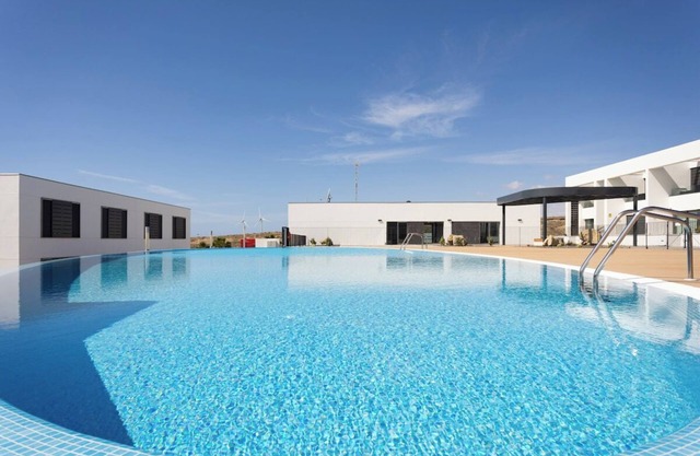 Home2Book Modern Bright Apt Abades, Pool & Terrace
