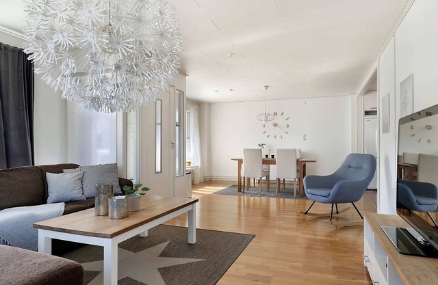 Homely, comfy flat for business