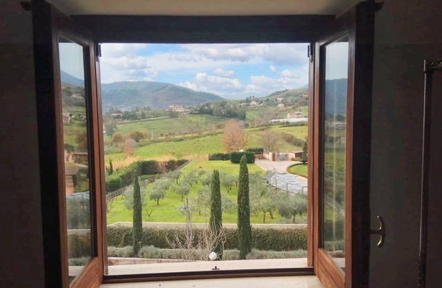 Homerez - Charming Apartment in Faiano with Mountain View