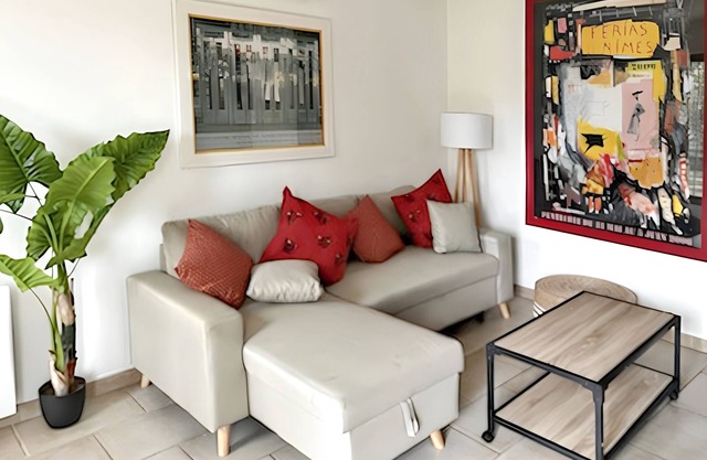 Homerez - Charming house in Nîmes with private garden