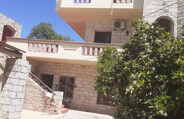 Homerez - Elegant villa with private pool in Κυπάρισσος