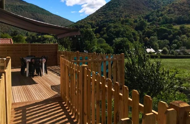 Homerez - Nice house for 8 ppl. with terrace at Hèches
