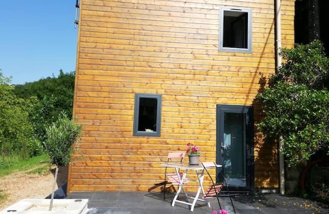 Homerez - Nice house for 5 ppl. with terrace at Poitiers