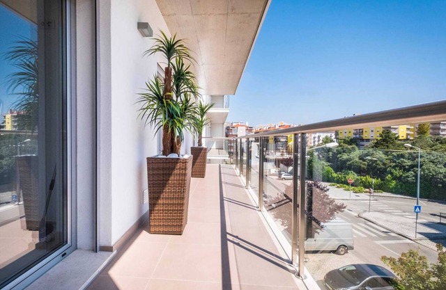 Homerez - Spacious apartment in Fátima with included parking