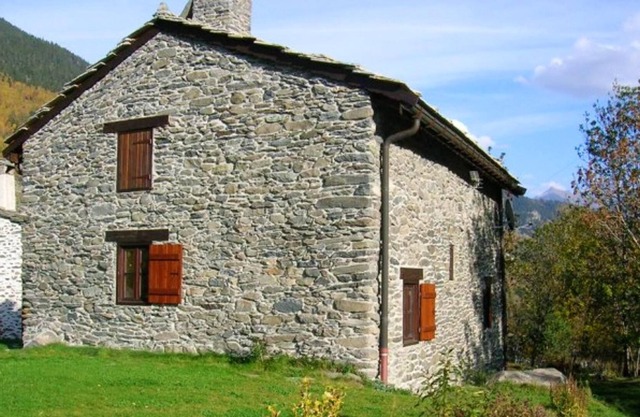 Homerez - Spacious chalet 8 km away from the slopes for 6 ppl. at Saint-André